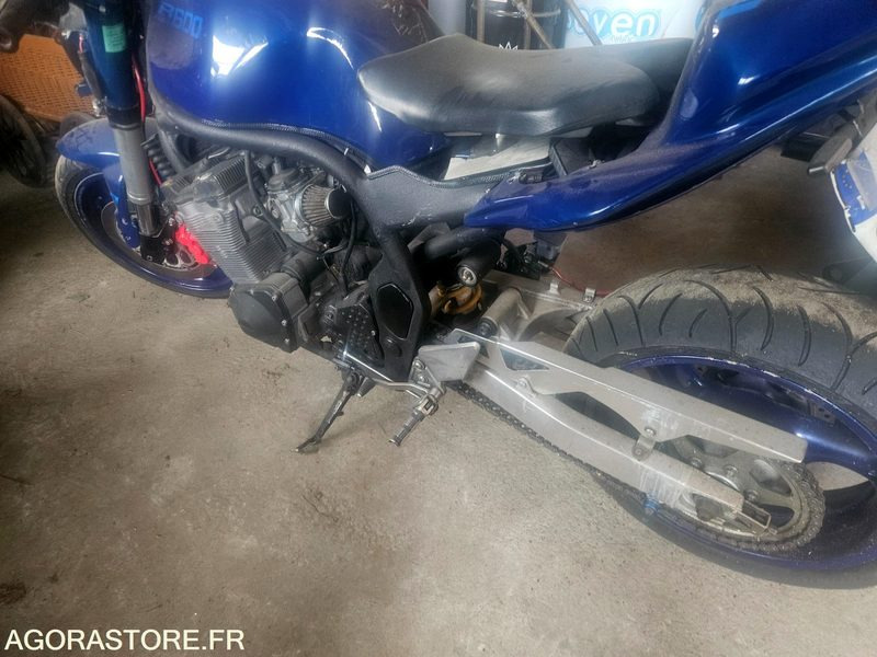 SUZUKI GSF 650 SANS CG VENTE POUR PIECE - Motocicleta: foto 2 SUZUKI GSF 650 SANS CG VENTE POUR PIECE - Motocicleta: foto 2