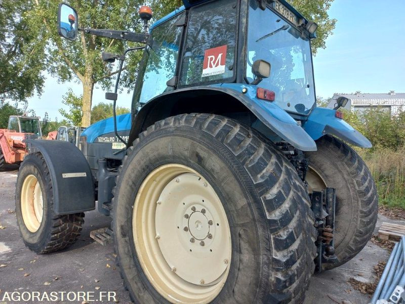 TRACTEUR AGRICOLE NEW HOLLAND EK-378-PK - Tractor: foto 5 TRACTEUR AGRICOLE NEW HOLLAND EK-378-PK - Tractor: foto 5