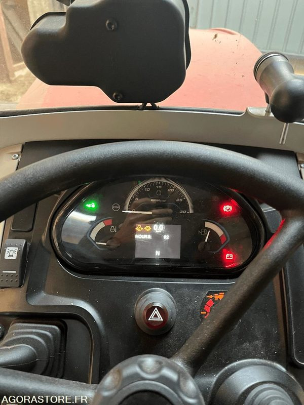 TRACTEUR MASSEY FERGUSSON 3WF75 - 2024 / 100 HEURES - Tractor: foto 3 TRACTEUR MASSEY FERGUSSON 3WF75 - 2024 / 100 HEURES - Tractor: foto 3