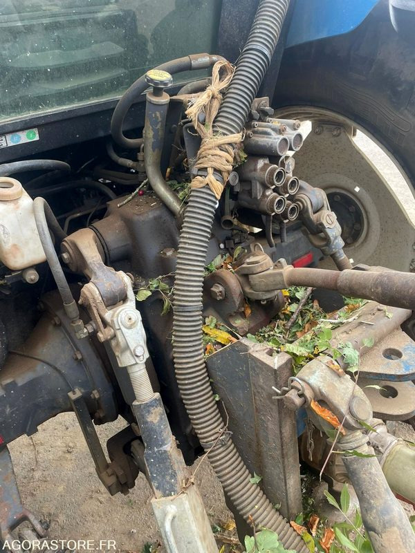 TRACTEUR NEW HOLLAND 8160 RANGE COMMAND - 1999 - 10500h - Tractor: foto 3 TRACTEUR NEW HOLLAND 8160 RANGE COMMAND - 1999 - 10500h - Tractor: foto 3