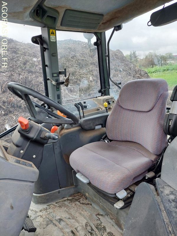 Tracteur New Holland avec chargeuse Mailleux - Tractor: foto 5 Tracteur New Holland avec chargeuse Mailleux - Tractor: foto 5