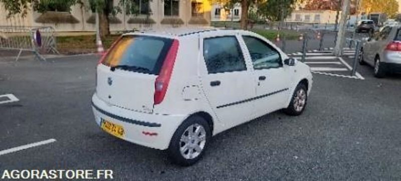 Fiat punto 137166 kms 2005 - Coche: foto 2 Fiat punto 137166 kms 2005 - Coche: foto 2