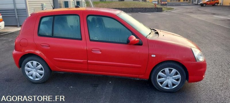 Renault clio 1.5 dci (roulante) - Coche: foto 3 Renault clio 1.5 dci (roulante) - Coche: foto 3