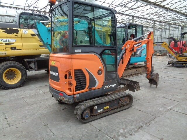 Doosan DX19 - Miniexcavadora: foto 2 Doosan DX19 - Miniexcavadora: foto 2