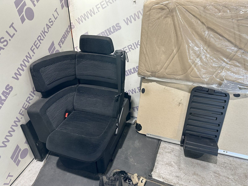 Mercedes-Benz passenger seat with lower bunk and table - Asiento para Camión: foto 1 Mercedes-Benz passenger seat with lower bunk and table - Asiento para Camión: foto 1