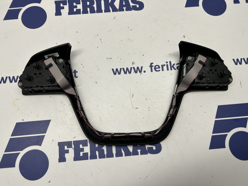 Mercedes-Benz steering wheel buttons - Salpicadero para Camión: foto 2 Mercedes-Benz steering wheel buttons - Salpicadero para Camión: foto 2