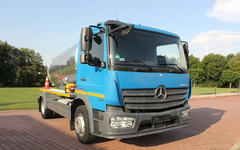 Mercedes-Benz ATEGO 13 18 EURO 6 BLUETEC 6 BECZKAASENIZACYJNA 7 200 LITRÓW - Camión cisterna: foto 2 Mercedes-Benz ATEGO 13 18 EURO 6 BLUETEC 6 BECZKAASENIZACYJNA 7 200 LITRÓW - Camión cisterna: foto 2
