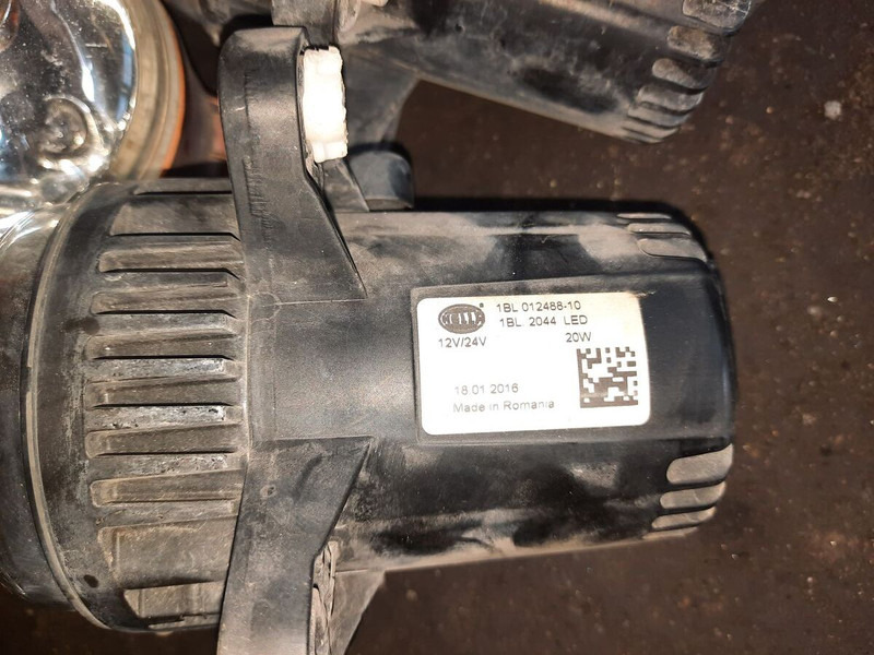 MAN . Скания . Вольво. Неоплан. - Faro delantero: foto 3 MAN . Скания . Вольво. Неоплан. - Faro delantero: foto 3