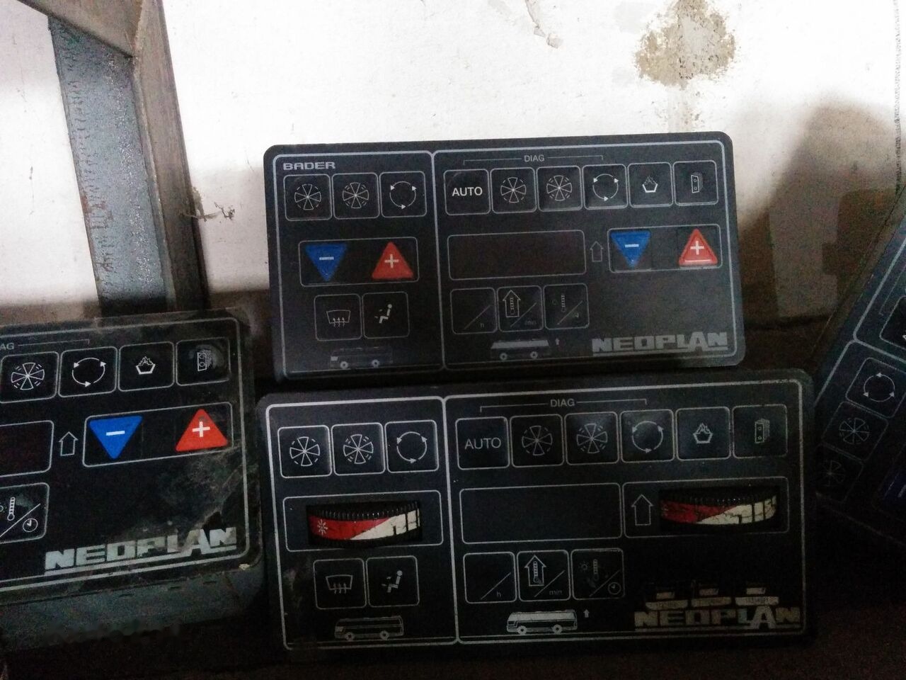 Neoplan Klimat kontrol RS232 BADER/ Clima Aire Neoplan Volvo - Sistema eléctrico para Autobús: foto 2 Neoplan Klimat kontrol RS232 BADER/ Clima Aire Neoplan Volvo - Sistema eléctrico para Autobús: foto 2