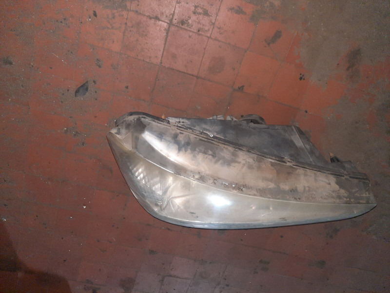 Scania Иризар Volvo. Ман. Мерседес - Faro delantero: foto 5 Scania Иризар Volvo. Ман. Мерседес - Faro delantero: foto 5