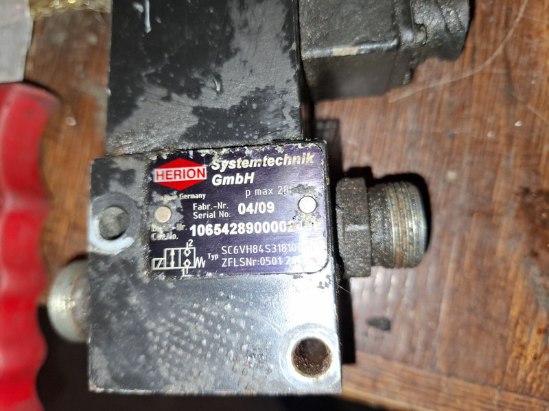 Volvo ZFLS / Herion - Cilindro hidráulico: foto 1 Volvo ZFLS / Herion - Cilindro hidráulico: foto 1