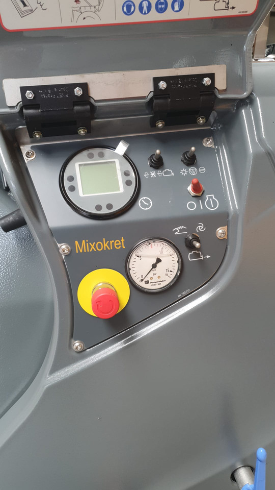 PUTZMEISTER M740D Model 4 - Camión bomba de hormigón: foto 2 PUTZMEISTER M740D Model 4 - Camión bomba de hormigón: foto 2