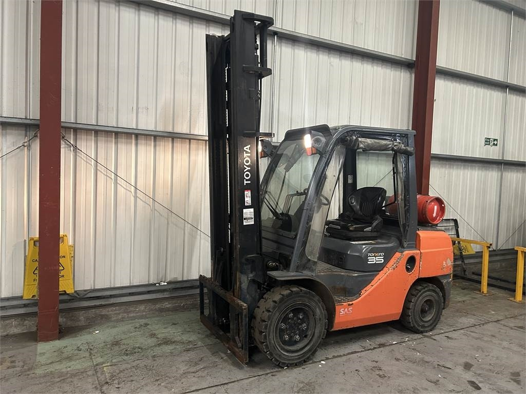 Toyota 02-8FGJF35 - Carretilla elevadora de gas: foto 2 Toyota 02-8FGJF35 - Carretilla elevadora de gas: foto 2