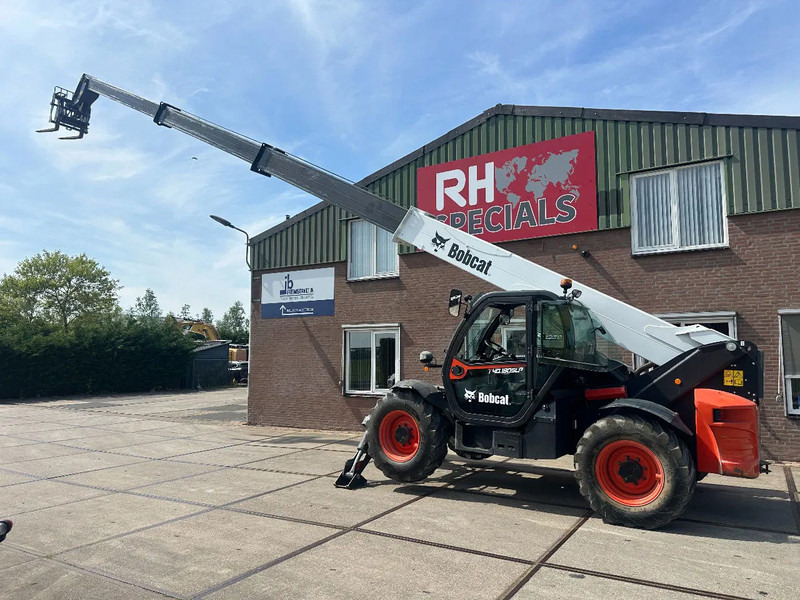 Bobcat T40.180 SLPB 31,CE, 3102 HOURS, 18 M , 4000KG 1200MM FORKS AIR CONDITIONER - Manipulador telescópico: foto 1 Bobcat T40.180 SLPB 31,CE, 3102 HOURS, 18 M , 4000KG 1200MM FORKS AIR CONDITIONER - Manipulador telescópico: foto 1