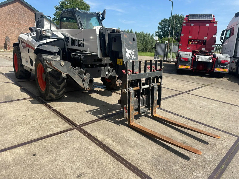 Bobcat T40.180 SLPB 31,CE, 3102 HOURS, 18 M , 4000KG 1200MM FORKS AIR CONDITIONER - Manipulador telescópico: foto 4 Bobcat T40.180 SLPB 31,CE, 3102 HOURS, 18 M , 4000KG 1200MM FORKS AIR CONDITIONER - Manipulador telescópico: foto 4