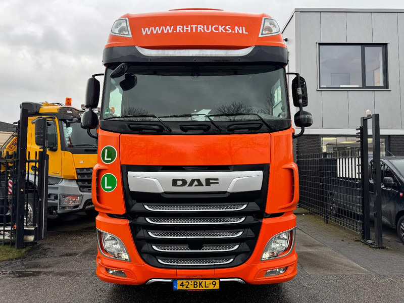 DAF XF 450 4X2 - EURO 6 + FULL SPOILER + NL TRUCK - Cabeza tractora: foto 4 DAF XF 450 4X2 - EURO 6 + FULL SPOILER + NL TRUCK - Cabeza tractora: foto 4