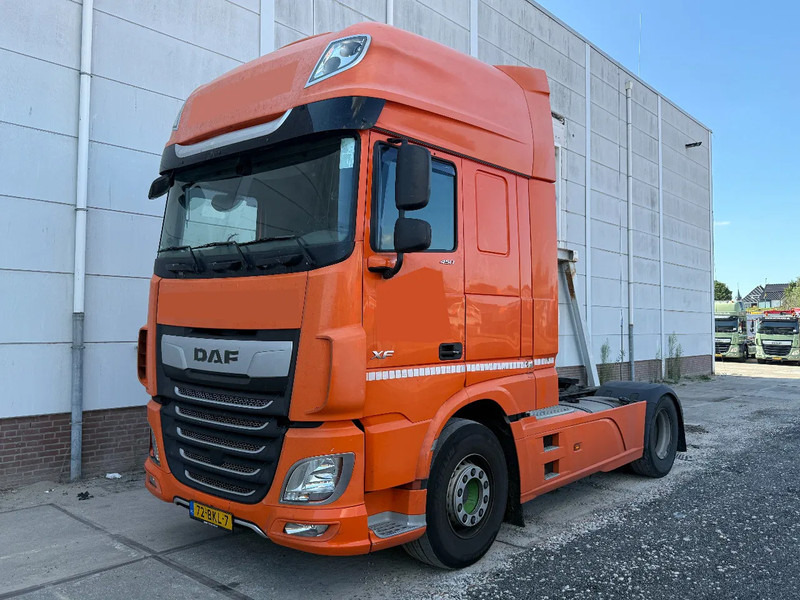 DAF XF 450 4X2 EURO 6 SKIRTS STANDKLIMA - Cabeza tractora: foto 2 DAF XF 450 4X2 EURO 6 SKIRTS STANDKLIMA - Cabeza tractora: foto 2
