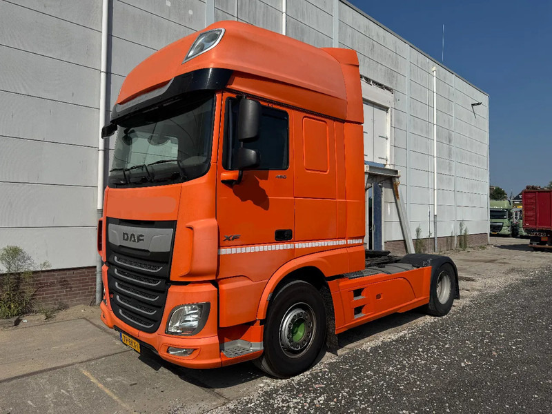 DAF XF 450 4X2 EURO 6 SKIRTS STANDKLIMA - Cabeza tractora: foto 2 DAF XF 450 4X2 EURO 6 SKIRTS STANDKLIMA - Cabeza tractora: foto 2