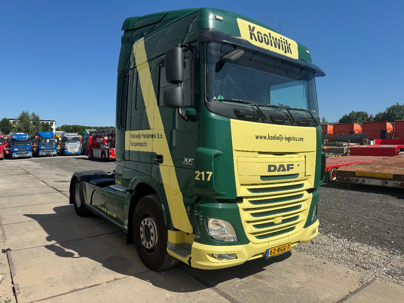 DAF XF 460 4X2 EURO 6 SKIRTS SPOILERS - Cabeza tractora: foto 3 DAF XF 460 4X2 EURO 6 SKIRTS SPOILERS - Cabeza tractora: foto 3