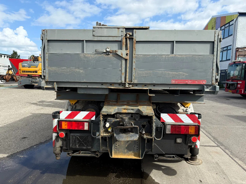 MAN 33.463 33-463 8x4 met 62 effer kraan 6x uitschuifbaar - Cabeza tractora: foto 5 MAN 33.463 33-463 8x4 met 62 effer kraan 6x uitschuifbaar - Cabeza tractora: foto 5