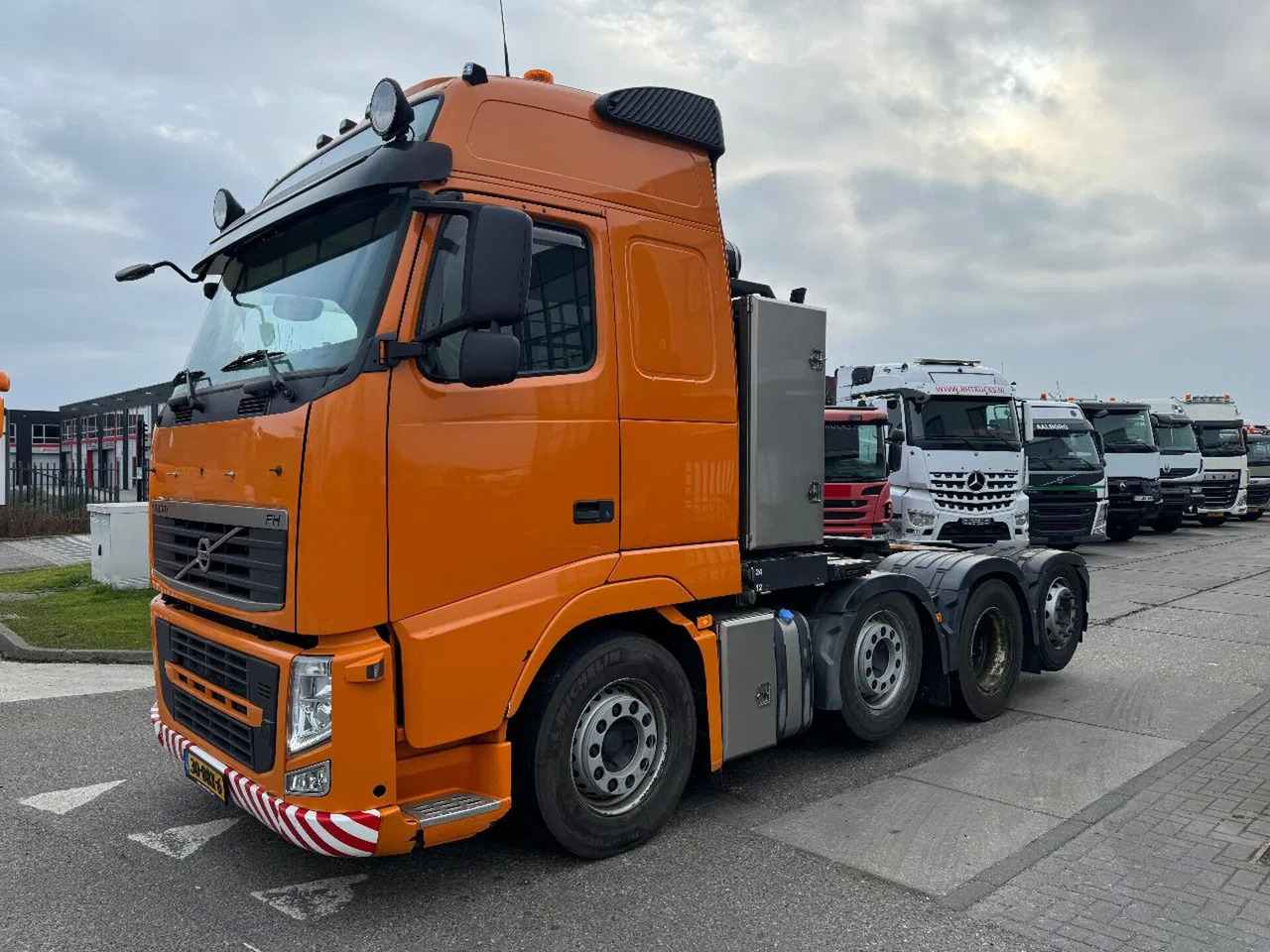 Volvo FH 500 8X2 - EURO 5 + LIFT/STEERING AXLE + TÜV 0 - Cabeza tractora: foto 1 Volvo FH 500 8X2 - EURO 5 + LIFT/STEERING AXLE + TÜV 0 - Cabeza tractora: foto 1