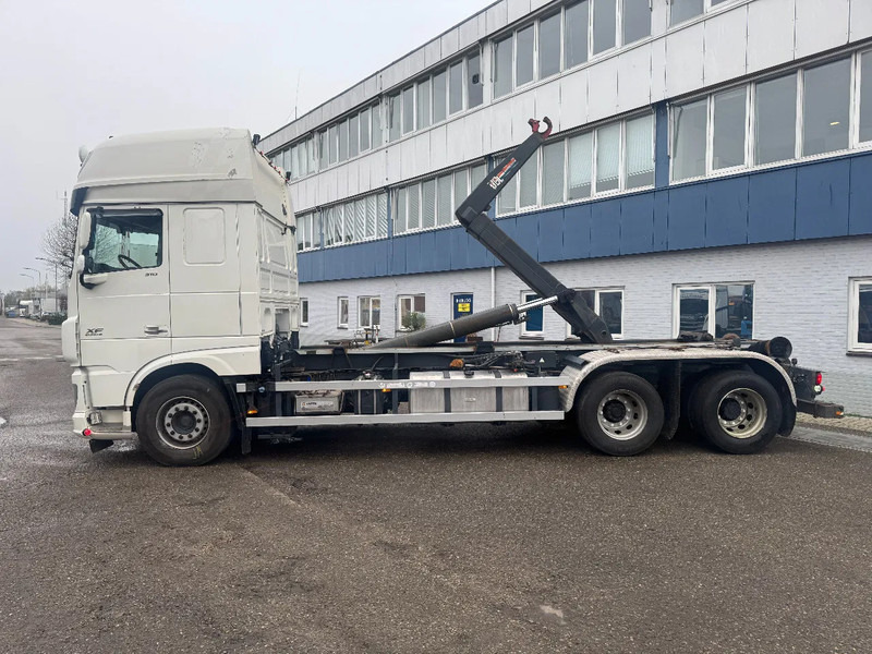 DAF XF 510 6X2 EURO 6 VDL 30T HOOK 2017 - Camión multibasculante: foto 2 DAF XF 510 6X2 EURO 6 VDL 30T HOOK 2017 - Camión multibasculante: foto 2