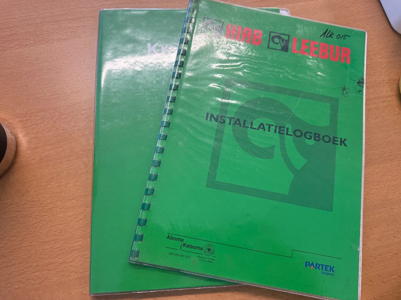 Hiab R330-F4 REMOTE CONTROLE AN STAMPS, HATZ MOTOR - Brazo: foto 5 Hiab R330-F4 REMOTE CONTROLE AN STAMPS, HATZ MOTOR - Brazo: foto 5