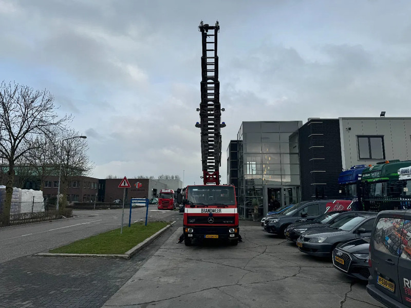 Mercedes-Benz 1120 OF MAGIRUS 24 METER + KORF + SLANGS - Camión de bomberos: foto 2 Mercedes-Benz 1120 OF MAGIRUS 24 METER + KORF + SLANGS - Camión de bomberos: foto 2