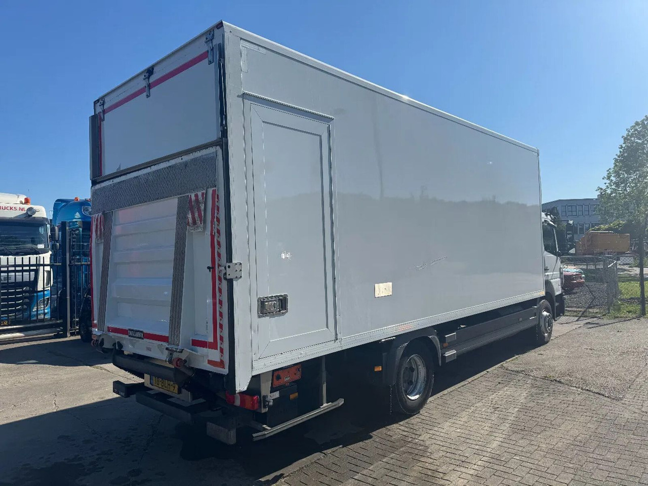Mercedes-Benz Atego 1224 4X2 EURO 6 CARGOLOCK BOX TÜV 09-2025 - Camión caja cerrada: foto 5 Mercedes-Benz Atego 1224 4X2 EURO 6 CARGOLOCK BOX TÜV 09-2025 - Camión caja cerrada: foto 5