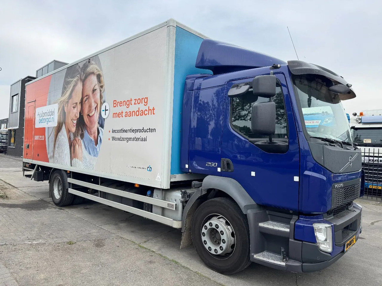 Volvo FL 250 4X2 - EURO 6 + DHOLLANDIA LIFT + TÜV 05-2 - Camión caja cerrada: foto 3 Volvo FL 250 4X2 - EURO 6 + DHOLLANDIA LIFT + TÜV 05-2 - Camión caja cerrada: foto 3