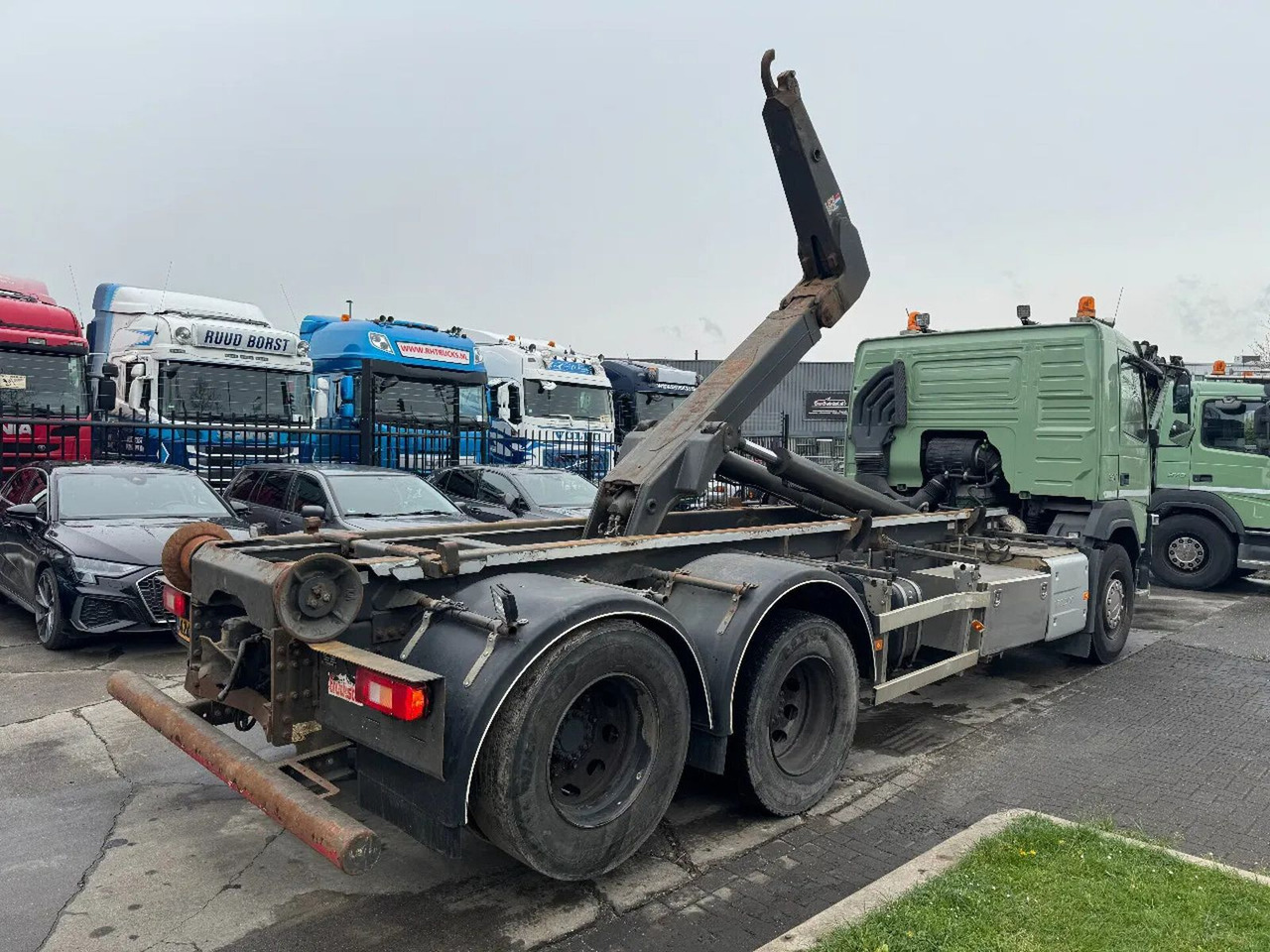 Volvo FM 370 6X2 EURO 6 VDL 21T HOOK - Camión multibasculante: foto 3 Volvo FM 370 6X2 EURO 6 VDL 21T HOOK - Camión multibasculante: foto 3