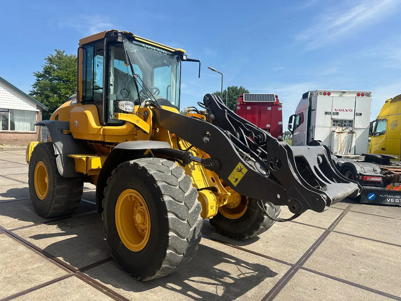 Volvo L60H , CE, 31359 HOURS, AUXILIARY HYDRAULICS, AIR CONDITIONER - Cargadora: foto 4 Volvo L60H , CE, 31359 HOURS, AUXILIARY HYDRAULICS, AIR CONDITIONER - Cargadora: foto 4