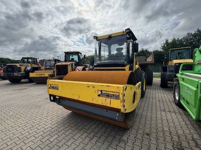 BOMAG BW 213 D-5 - Apisonadora de asfalto: foto 4 BOMAG BW 213 D-5 - Apisonadora de asfalto: foto 4