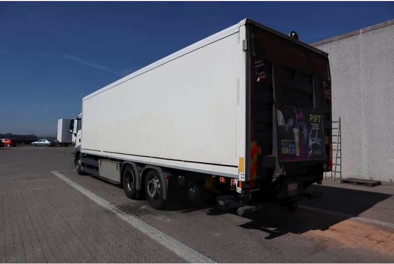 MAN TGS 26.320 EURO 6 - Camión caja cerrada: foto 4 MAN TGS 26.320 EURO 6 - Camión caja cerrada: foto 4