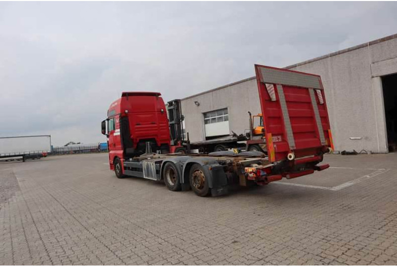 MAN TGX 26.440 EURO 6 - Camión portacontenedore/ Intercambiable: foto 4 MAN TGX 26.440 EURO 6 - Camión portacontenedore/ Intercambiable: foto 4