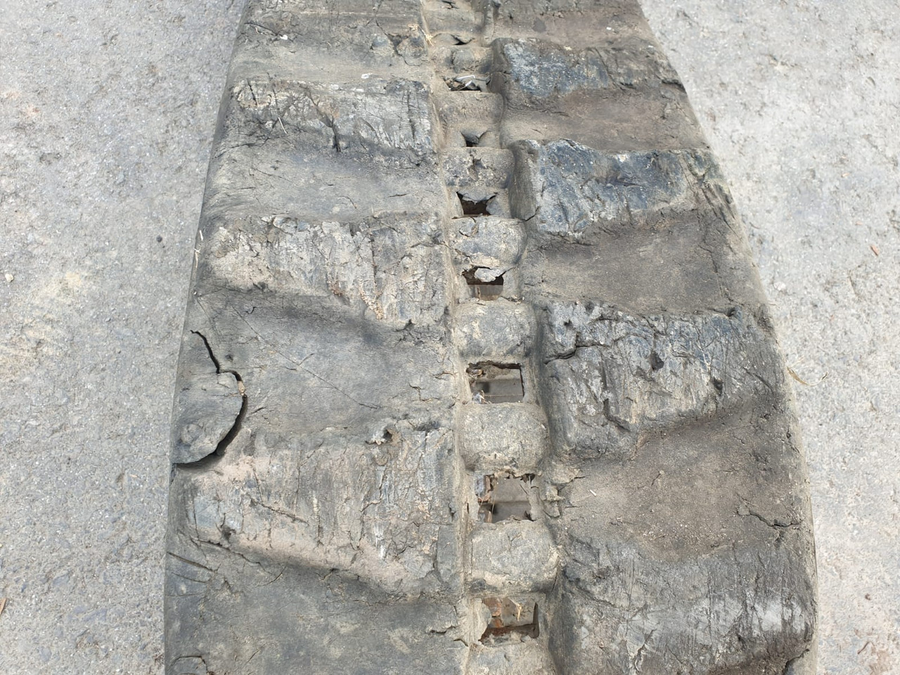 Rubber track used for Wacker Neuson 50Z3 - Recambio para Miniexcavadora: foto 5 Rubber track used for Wacker Neuson 50Z3 - Recambio para Miniexcavadora: foto 5