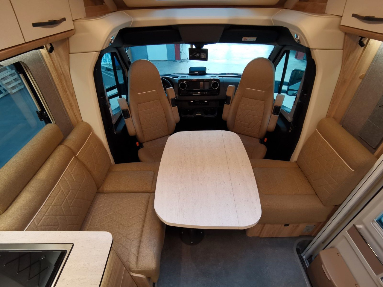 Leasing de  Eura Mobil XTURA 686 EF /-2025- / 4x4 / TOP-AUSSTATTUNG Eura Mobil XTURA 686 EF /-2025- / 4x4 / TOP-AUSSTATTUNG: foto 17