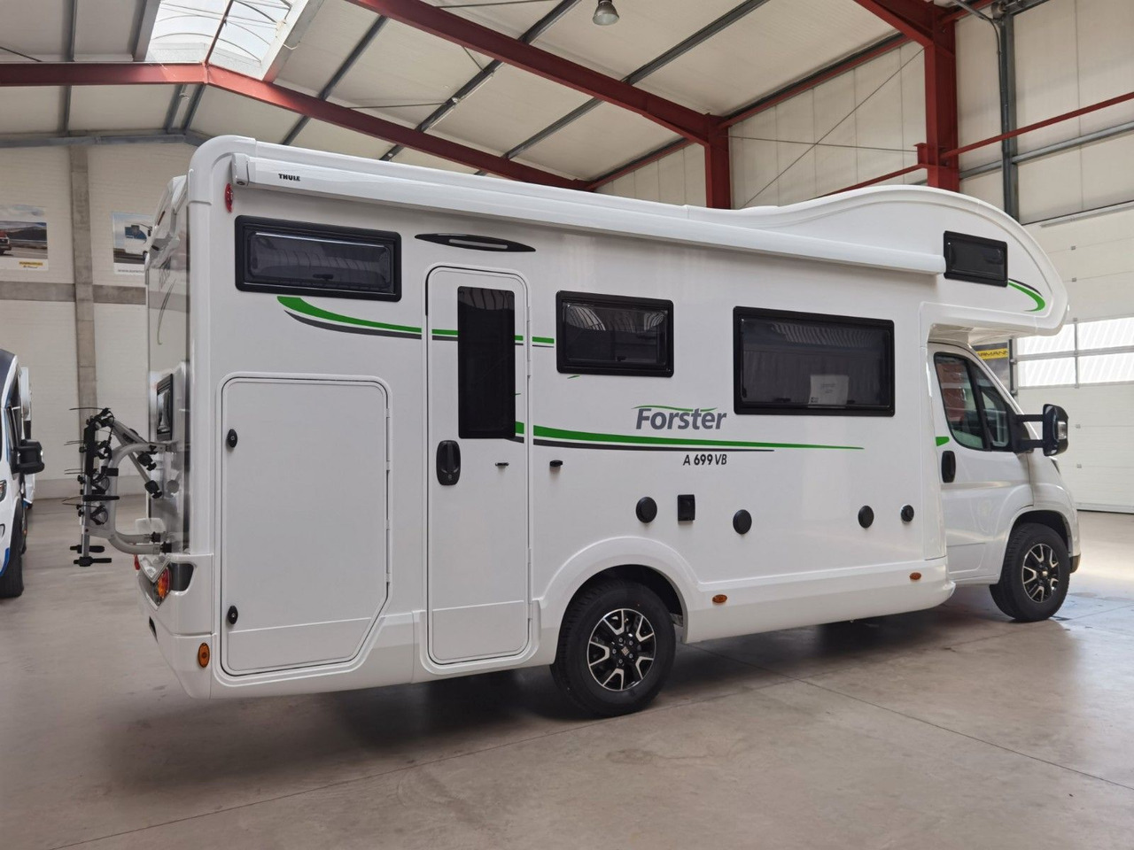 Forster A 699 VB / 140PS / ETAGENBETTEN - Autocaravana capuchina: foto 4 Forster A 699 VB / 140PS / ETAGENBETTEN - Autocaravana capuchina: foto 4