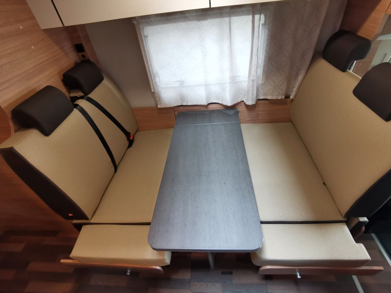 Autocaravana capuchina Weinsberg CARAHOME 600 DKG / 140PS / ETAGENBETTEN / 5xPERS: foto 15 Autocaravana capuchina Weinsberg CARAHOME 600 DKG / 140PS / ETAGENBETTEN / 5xPERS: foto 15