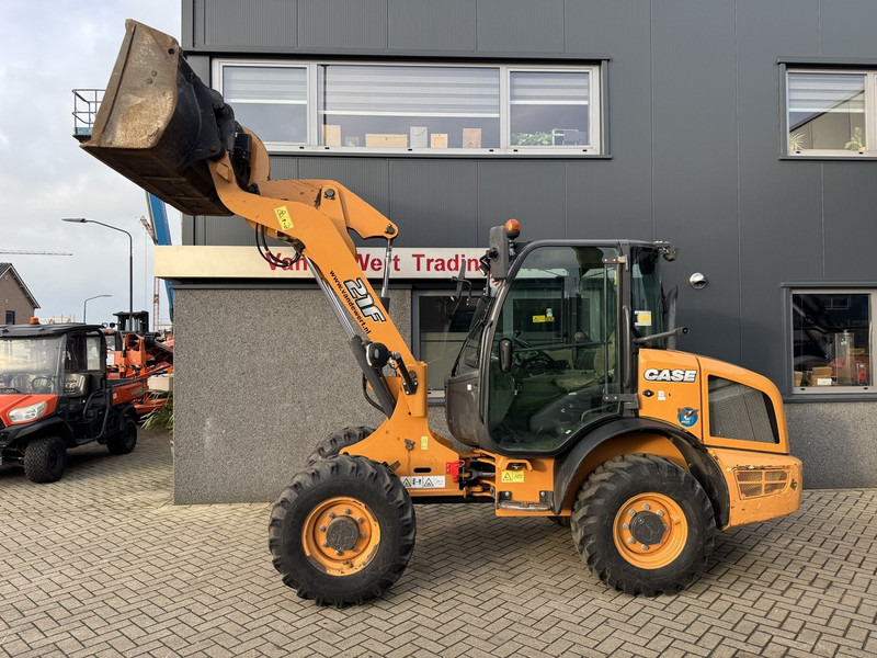 Case 21F Shovel / Radlader / Wheel Loader 2016 Bucket & Forks 3970Hours - Cargadora de ruedas: foto 1 Case 21F Shovel / Radlader / Wheel Loader 2016 Bucket & Forks 3970Hours - Cargadora de ruedas: foto 1