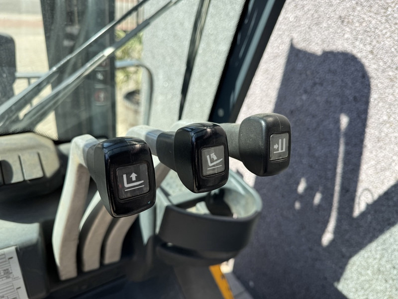 Carretilla elevadora de gas Jungheinrich TFG 425: foto 13 Carretilla elevadora de gas Jungheinrich TFG 425: foto 13