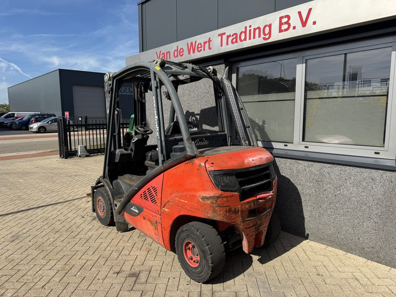 Linde H25D-02 Triplo 470 Freelift / Sideshift VW Diesel 2014 - Carretilla elevadora diésel: foto 4 Linde H25D-02 Triplo 470 Freelift / Sideshift VW Diesel 2014 - Carretilla elevadora diésel: foto 4