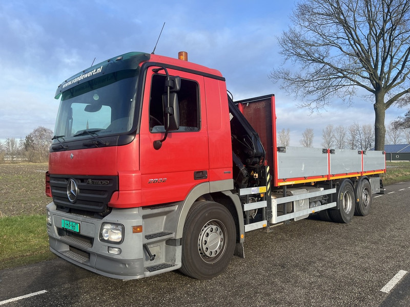 Mercedes-Benz ACTROS 2832 - Camión caja abierta, Camión grúa: foto 2 Mercedes-Benz ACTROS 2832 - Camión caja abierta, Camión grúa: foto 2