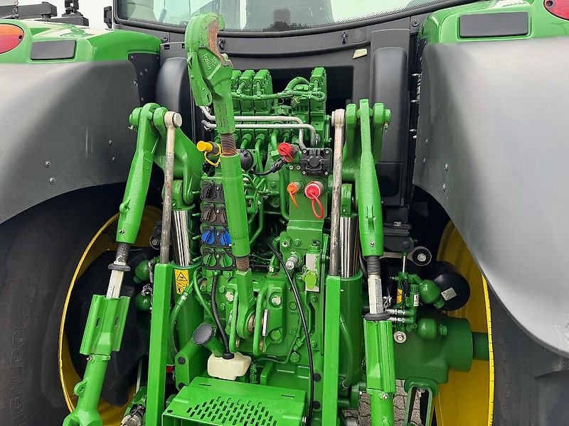 John Deere 6R195 AP 50KM COMMAND-PRO G5-PLUS 2024 1560 UUR!!! - Tractor: foto 4 John Deere 6R195 AP 50KM COMMAND-PRO G5-PLUS 2024 1560 UUR!!! - Tractor: foto 4