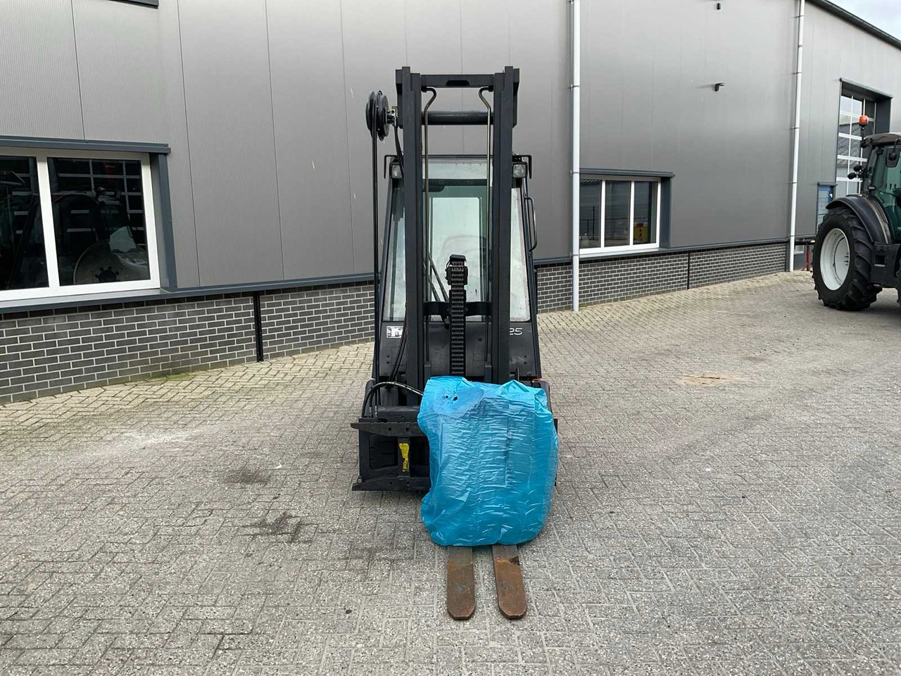 2004 LINDE E25-02 FORKLIFT - Carretilla elevadora: foto 2 2004 LINDE E25-02 FORKLIFT - Carretilla elevadora: foto 2