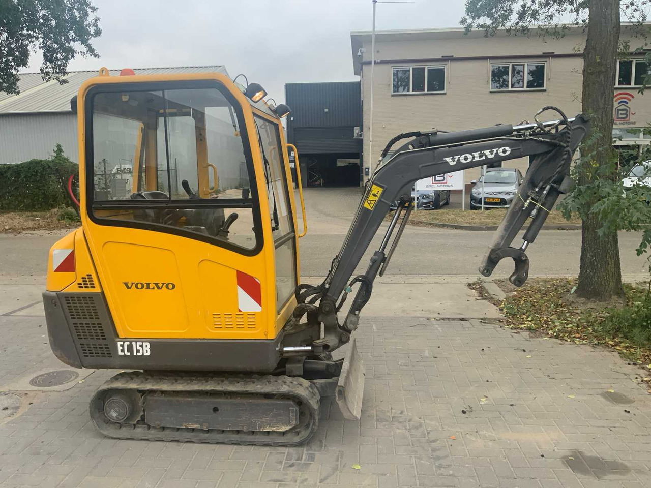 2005 VOLVO EC15B XR MINI EXCAVATOR WITH CW05 QUICK COUPLER AND 3 EXCAVATOR BUCKETS - Miniexcavadora: foto 3 2005 VOLVO EC15B XR MINI EXCAVATOR WITH CW05 QUICK COUPLER AND 3 EXCAVATOR BUCKETS - Miniexcavadora: foto 3