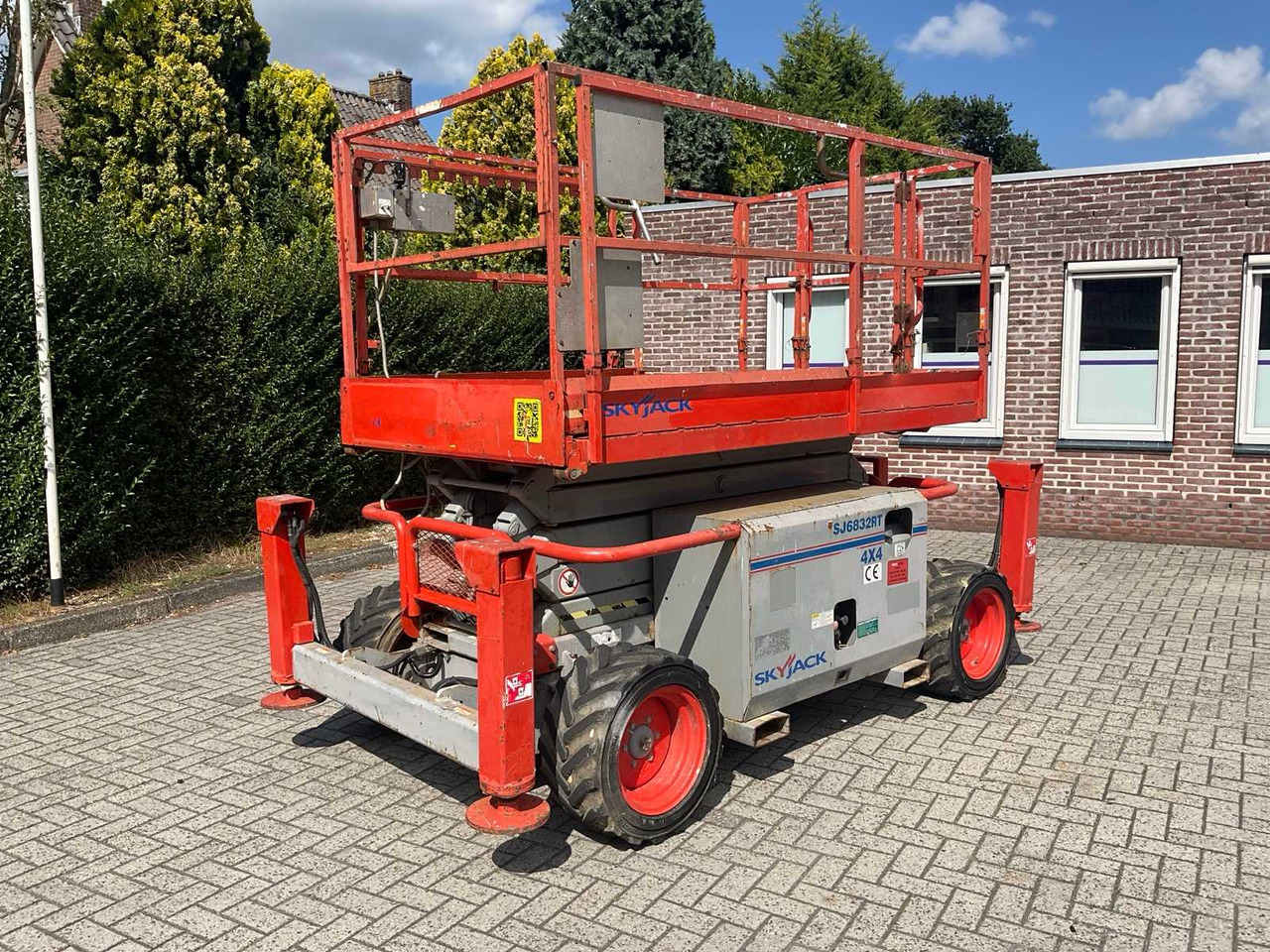 2010 SKY JACK SJ 6832 RT AERIAL PLATFORM - Plataforma elevadora: foto 2 2010 SKY JACK SJ 6832 RT AERIAL PLATFORM - Plataforma elevadora: foto 2