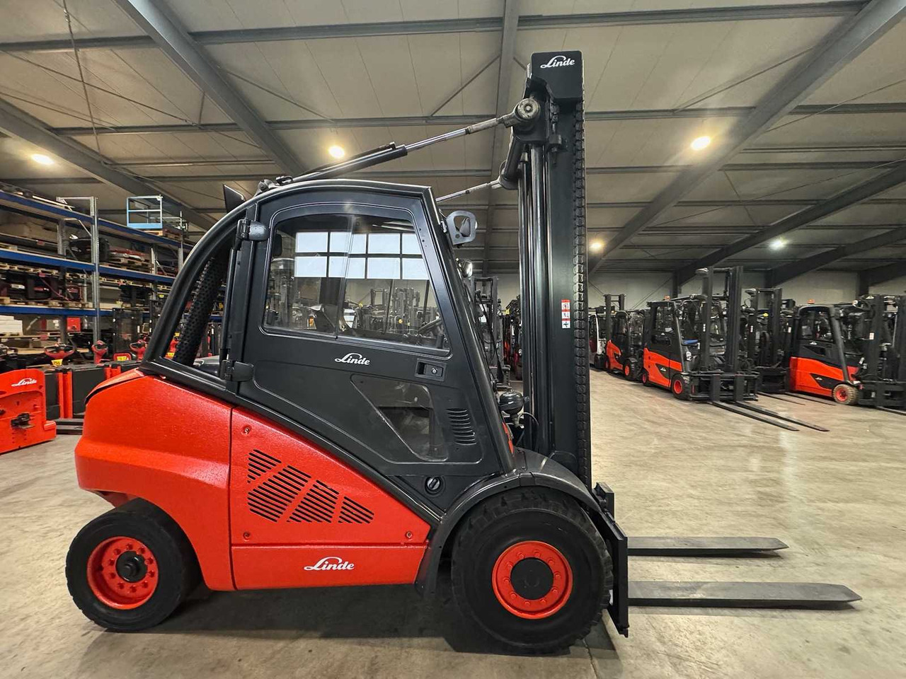 2011 SERVICE 11/2026 LINDE H50D 5.000KG 3.+4. VALVE DIESEL FORKLIFT FORKLIFT - Carretilla elevadora: foto 4 2011 SERVICE 11/2026 LINDE H50D 5.000KG 3.+4. VALVE DIESEL FORKLIFT FORKLIFT - Carretilla elevadora: foto 4