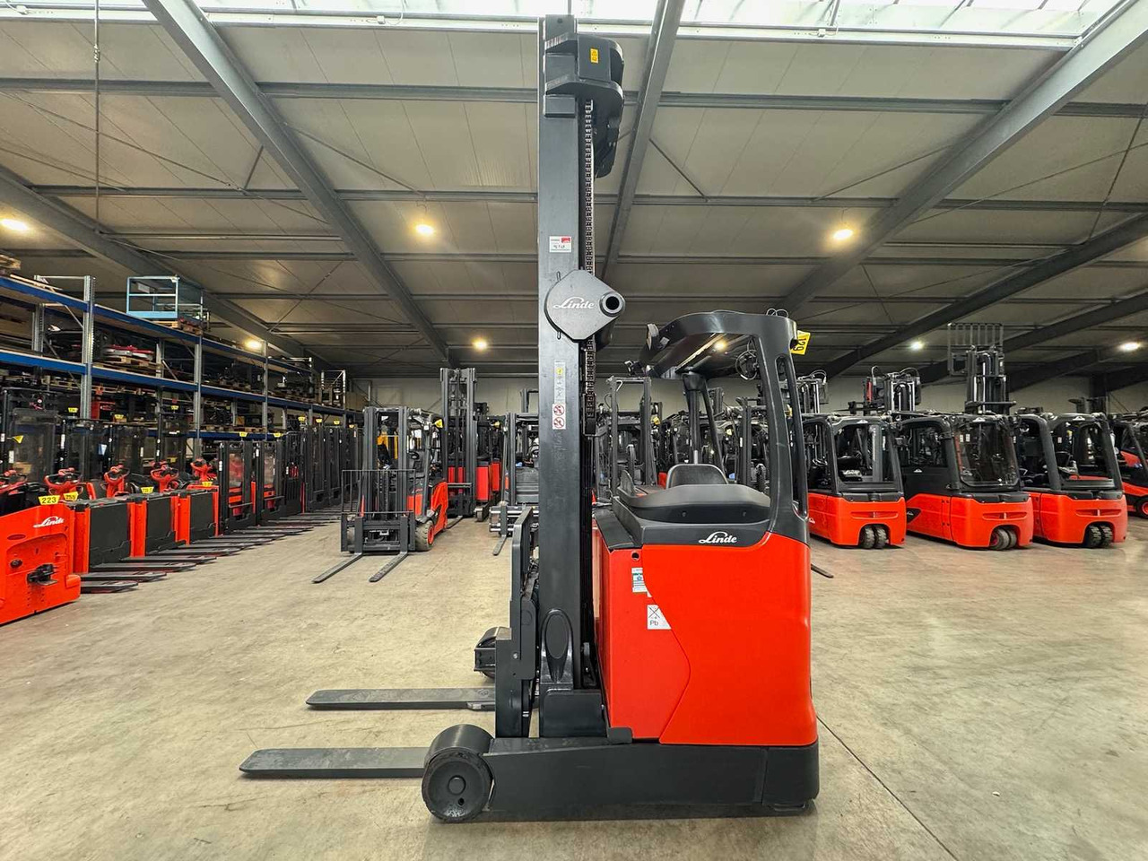 2014 SERVICE+UVV 10/2026 LINDE R14HD TRIPLEX 925CM REACH TRUCK 5,314 HOURS ELECTRIC FORKLIFT CAMERA - Carretilla elevadora: foto 1 2014 SERVICE+UVV 10/2026 LINDE R14HD TRIPLEX 925CM REACH TRUCK 5,314 HOURS ELECTRIC FORKLIFT CAMERA - Carretilla elevadora: foto 1