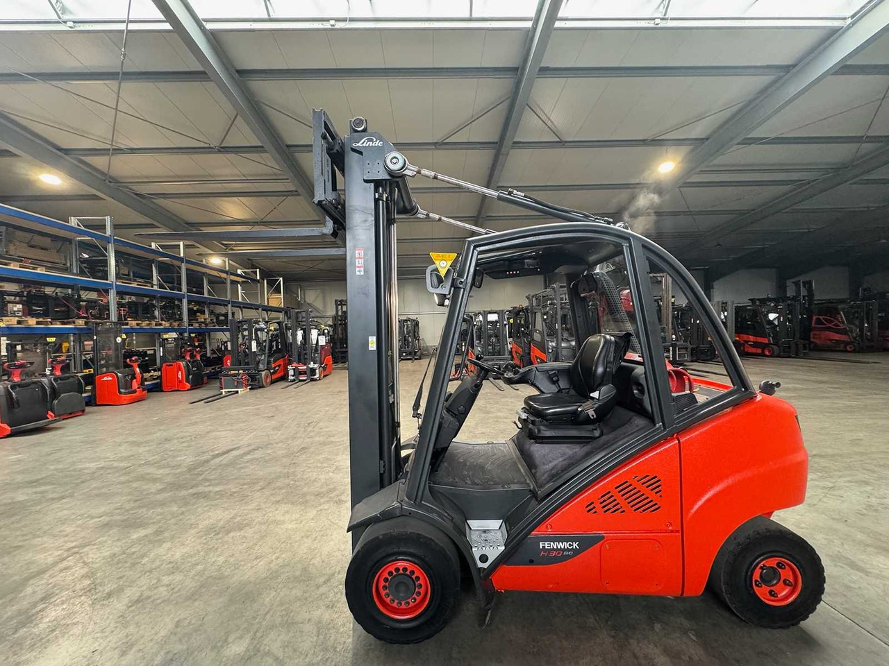 2015 SERVICE + UVV 09/2026 LINDE H30T 3,000KG TRIPLEX 645CM GAS FORKLIFT FORKLIFT 4,066 HOURS - Carretilla elevadora: foto 2 2015 SERVICE + UVV 09/2026 LINDE H30T 3,000KG TRIPLEX 645CM GAS FORKLIFT FORKLIFT 4,066 HOURS - Carretilla elevadora: foto 2